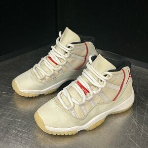 Air Jordan Retro 11 Size 4.5Y